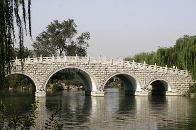 关于大明湖的桥手抄报手抄报简单又漂亮